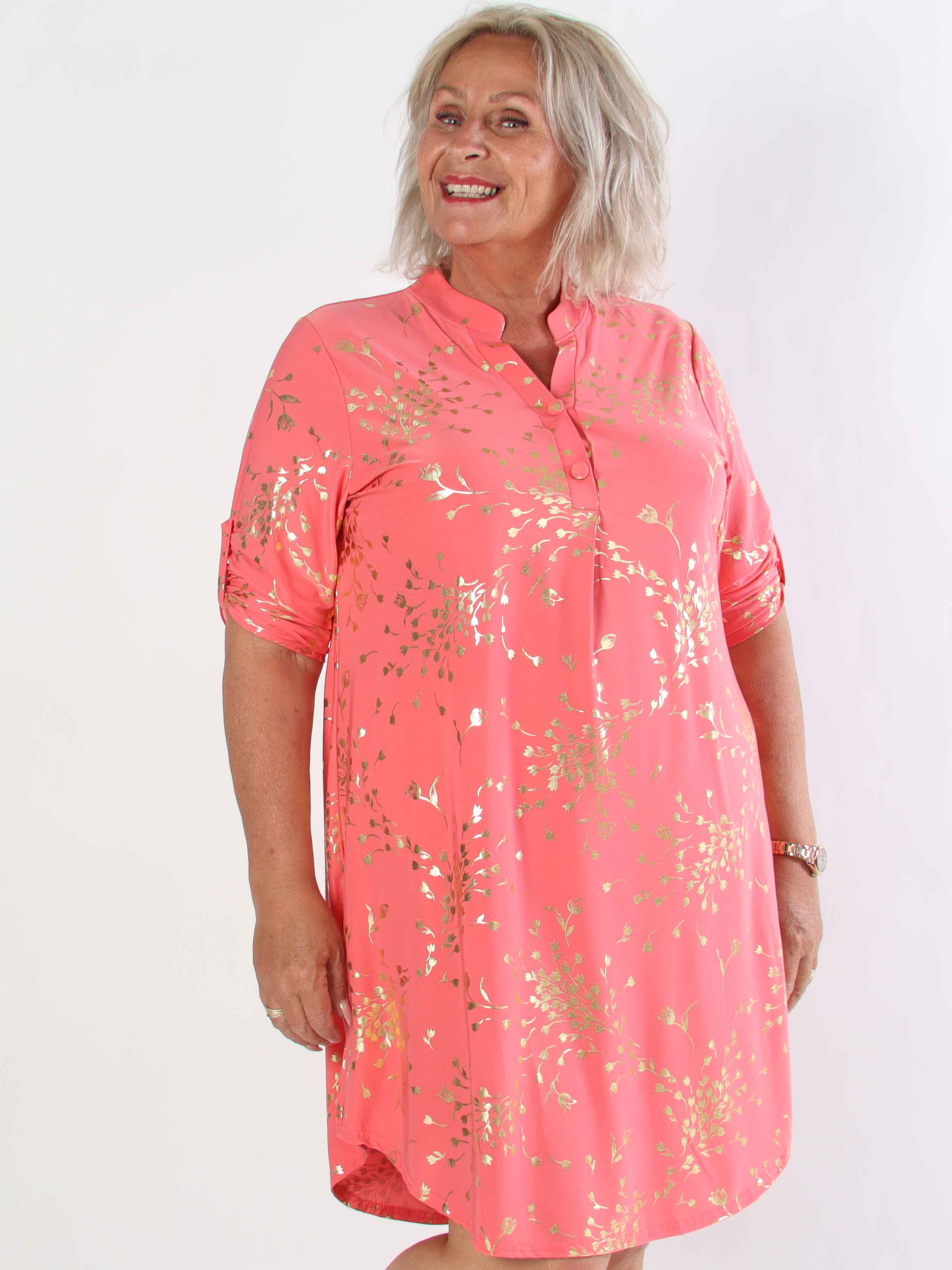 Ebba Gold Leaf Long - Elastisk ensfarvet plus size kjole med guld blomsterprint